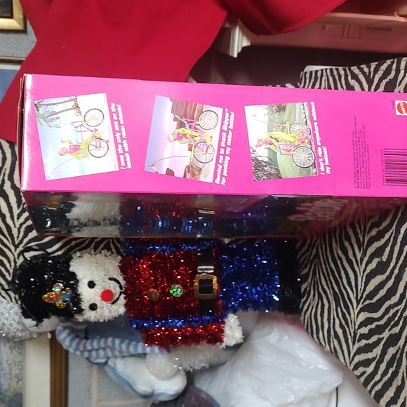 Bicyclin Barbie/1993 - Picture 6 of 8